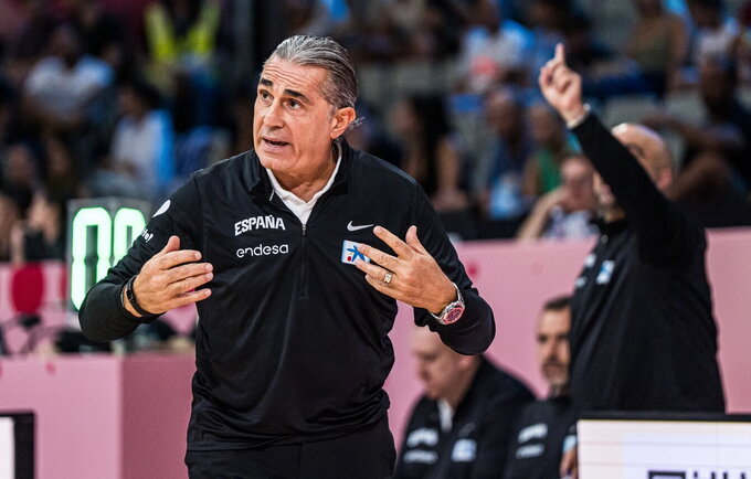 S.Scariolo gaus ordiną (FIBA nuotr.)