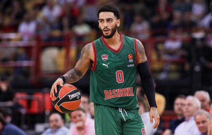 M.Howardas surinko 24 taškus