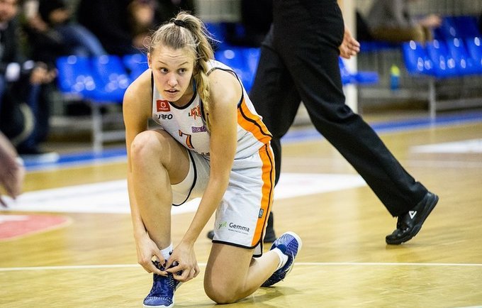 G.Meškonytė šį sezoną puikiai meta tolimus metimus (Foto: Augustas Didžgalvis)