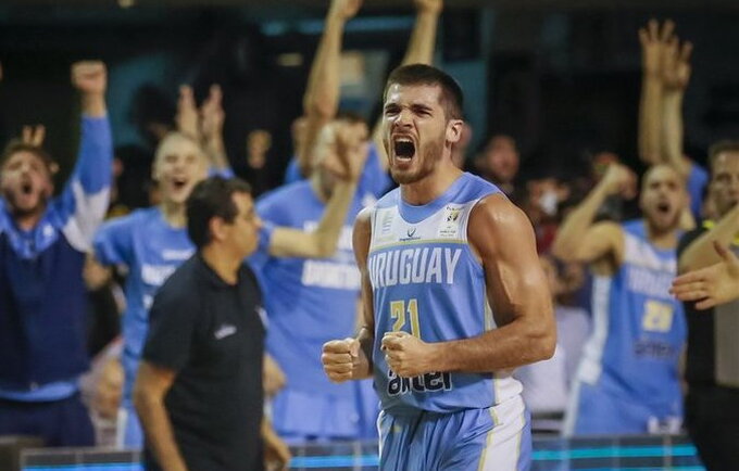 Urugvajaus krepšininkai pateikė staigmeną namuose (FIBA nuotr.)