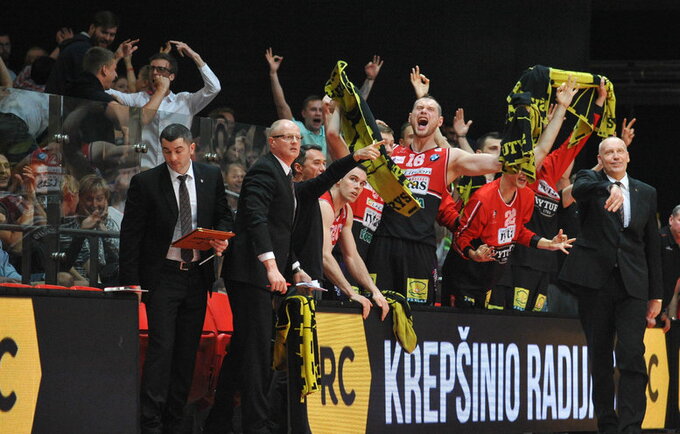 „Lietuvos rytas“ iš balos išlipo sausas (Rokas Lukoševičius, Fotodiena.lt)