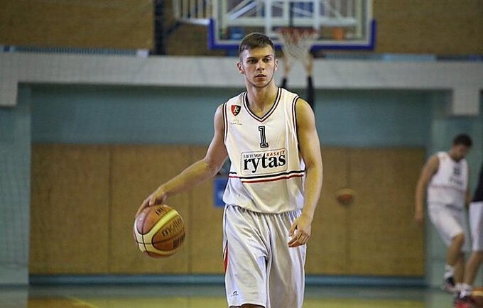 A.Pilauskas pasirašė sutartį su Vilniaus ekipa (BC „Lietuvos rytas“ nuotr.)