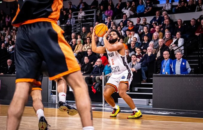 T.Hudginsas gali keltis į Paryžiaus klubą (FIBA nuotr.)