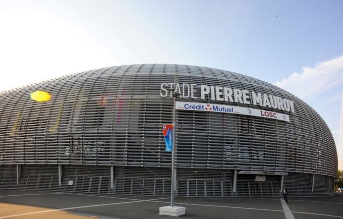 „Pierre-Mauroy“ stadionas transformuotas krepšinio rungtynėms (Fotodiena.lt)
