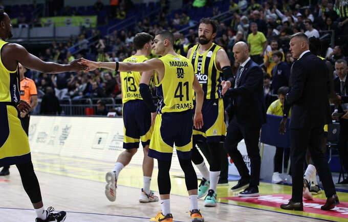 „Fenerbahče“ laimėjo abejas rungtynes vadovaujant Šarui