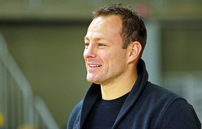 R.Jarutis bandys laimėti dar vieną tritaškių konkursą (Foto: Augustas Didžgalvis)