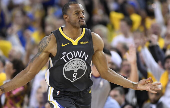 A.Iguodala yra laukiamas Memfio ekipos treniruočių stovykloje (Scanpix nuotr.)