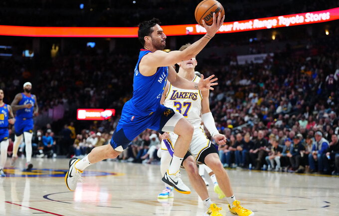 F.Campazzo varžovą stūmė iš nugaros (Scanpix nuotr.)