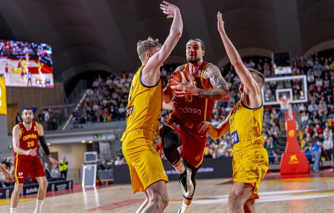 Niekas nepranoko vos 12 taškų surinkusio F.Alonso (FIBA nuotr.)