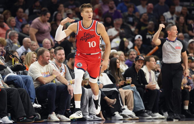B.Bogdanovičius lieka NBA (Scanpix nuotr.)