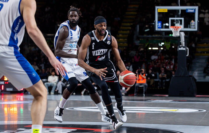 J.Holiday Bolonijoje neužsibuvo (Scanpix nuotr.)
