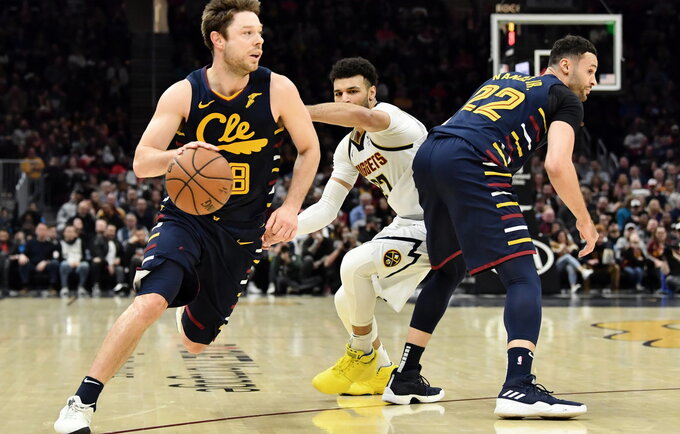 M.Dellavedova keliauja namo (Scanpix nuotr.)
