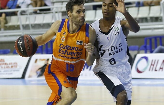 F.San Emeterio lieka Eurolygoje