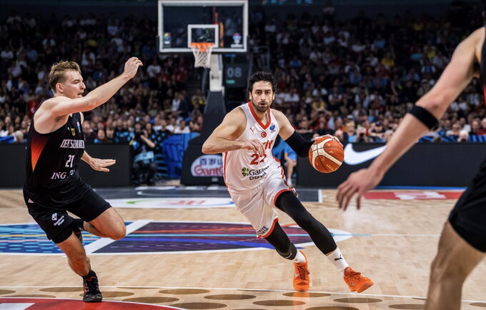 F.Korkmazas grįžta į Stambulą (FIBA nuotr.)