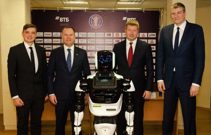 Robotas papildė trenerių štabą