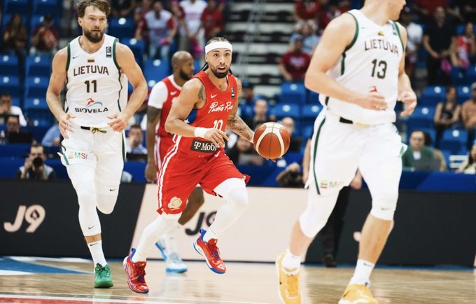 J.Alvarado ves rinktinę į priekį (FIBA nuotr.)