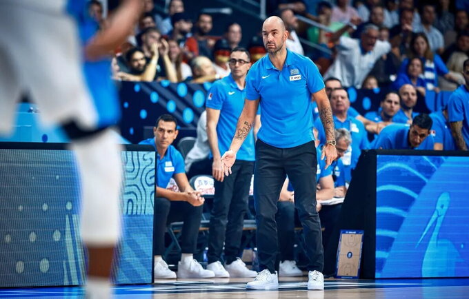V.Spanoulis džiaugėsi medaliu (FIBA nuotr.)