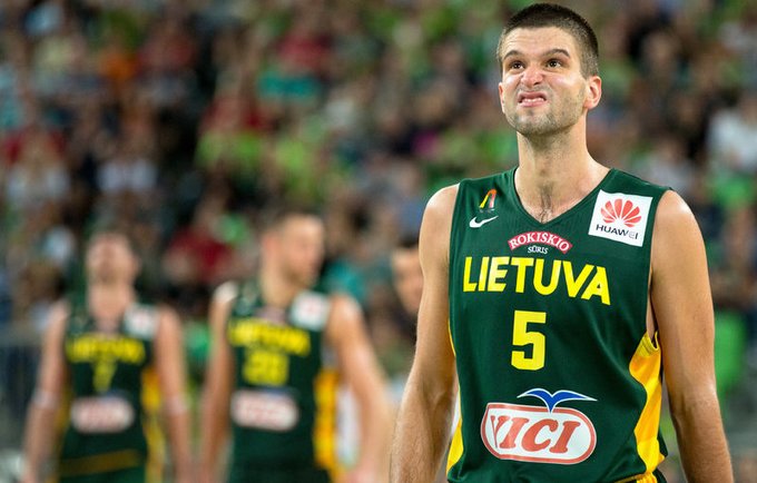 Įžaidėjas Pasaulio taurės turnyrą stebės televizoriaus ekrane (Fotodiena.lt)