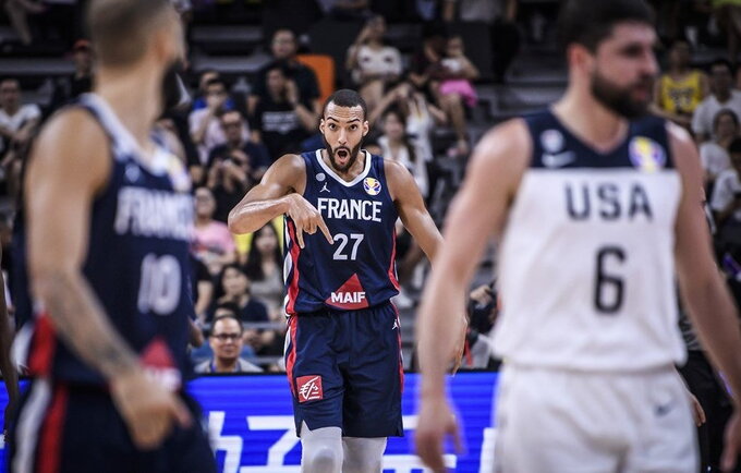 R.Gobertas surinko galingą dvigubą dublį (FIBA nuotr.)