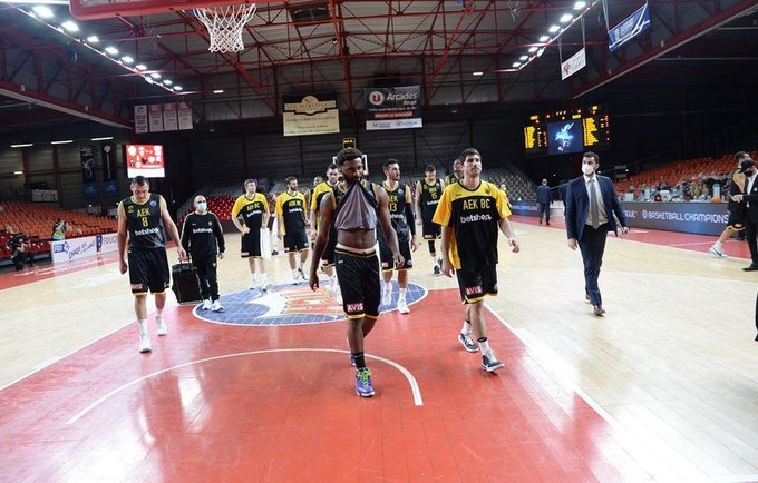 AEK išderino virusas