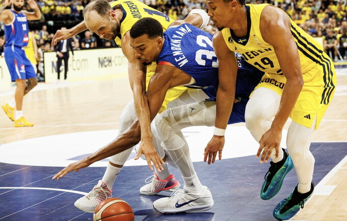 V.Wembanyama pelnė 18 taškų (FIBA nuotr.)