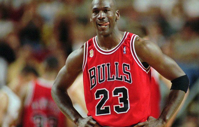 „The Last Dance“: beveik iširę „Bulls“, už grašius žaidęs S.Pippenas ir Dievas, apsimetęs M.Jordanu