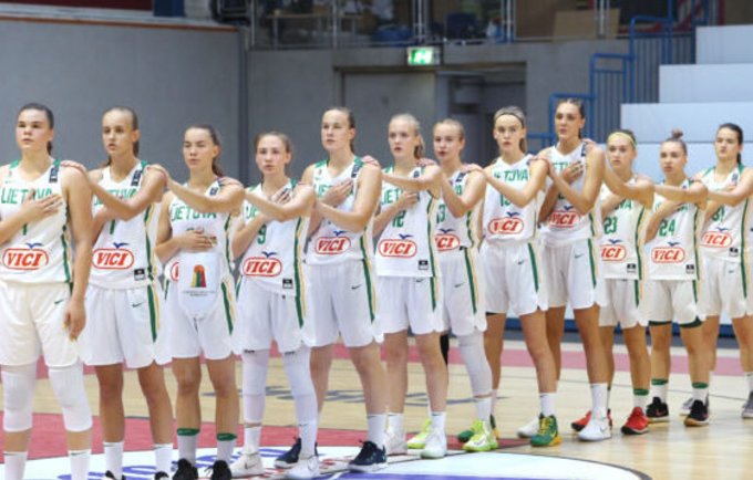 Aštuoniolikmetės pralaimėjo Izraelio bendraamžėms (FIBA nuotr.)