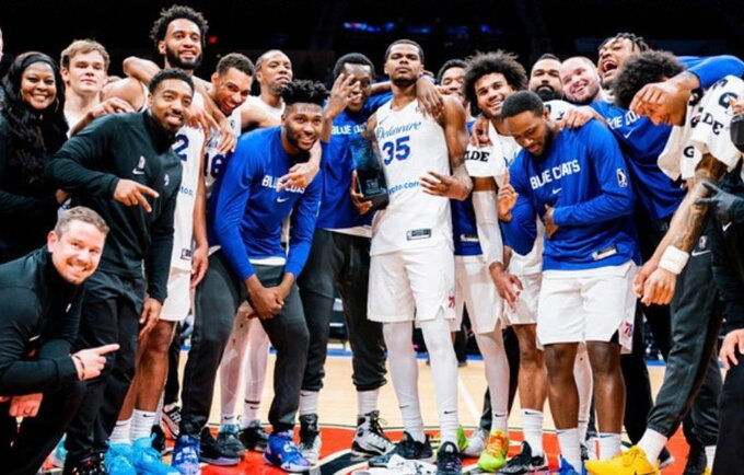 „Blue Coats“ triumfavo G lygoje