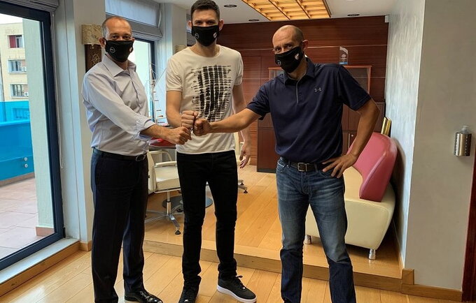 K.Papanikolaou ilgam liks Pirėjuje