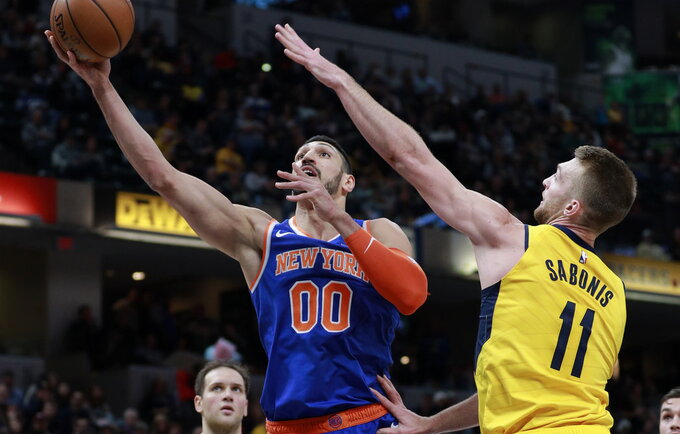 E.Kanteris bodisi „Knicks“ jaunimo žaidimu (Scanpix nuotr.)