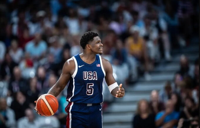 A.Edwardsas vedė amerikiečius į priekį (FIBA nuotr.)
