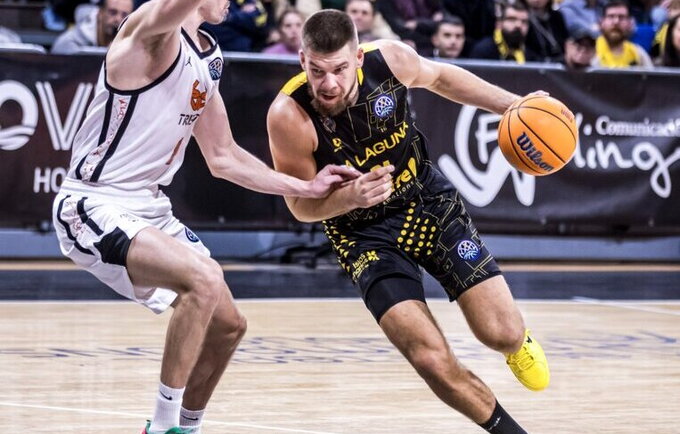 R.Giedraitis puikiai išnaudojo laiką (FIBA nuotr.)