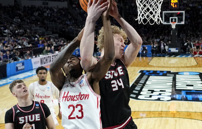 A.Šakenis prisistatė NBA žiūrovams (Scanpix nuotr.)