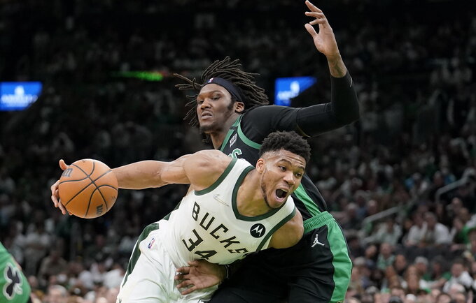 G.Antetokounmpo užfiksavo trigubą dublį (Scanpix nuotr.)