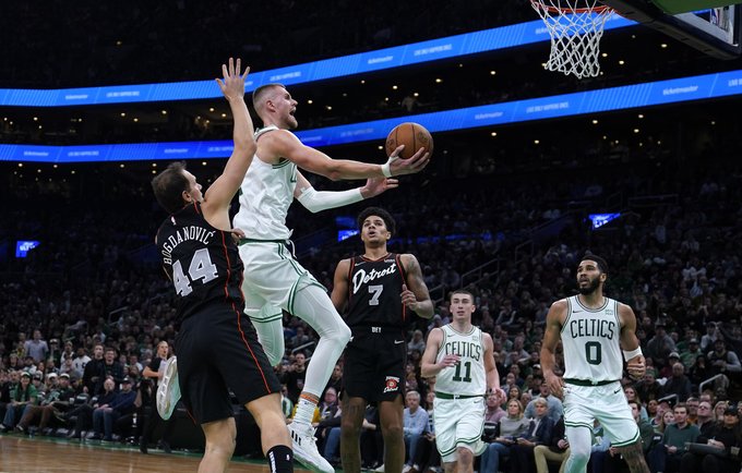 K.Porzingis buvo sunkiai sulaikomas (Scanpix nuotr.)