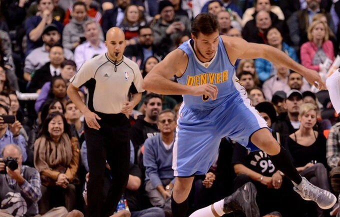 D.Gallinari gali karjerą tęsti Kanadoje (Scanpix nuotr.)