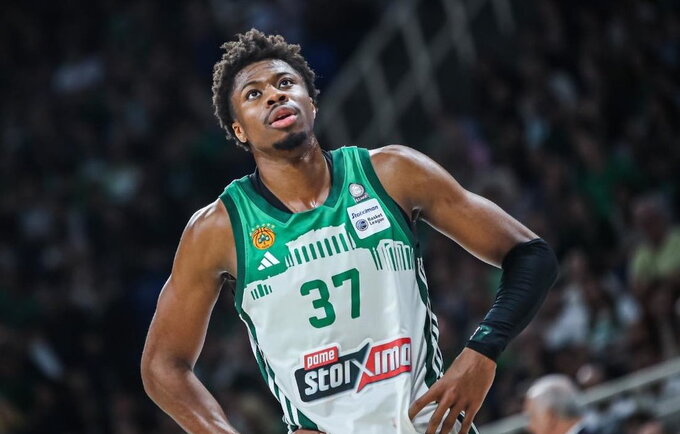 K.Antetokounmpo pirmasis iš brolių triumfavo Eurolygoje