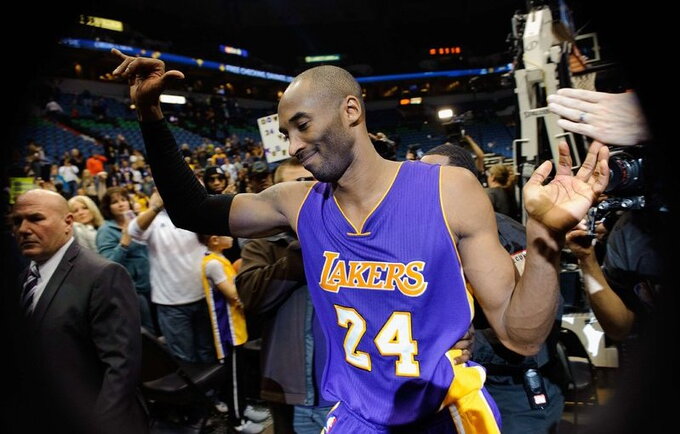 K.Bryantas stipriai prisideda prie „Lakers“ populiarumo (Scanpix)