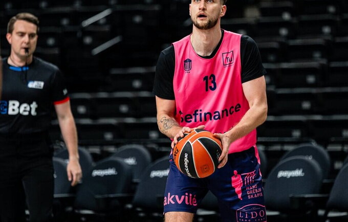 M.Varnas įmetė 15 taškų
