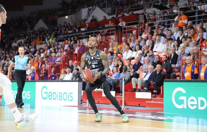 D.Bostas pelnė 9 taškus