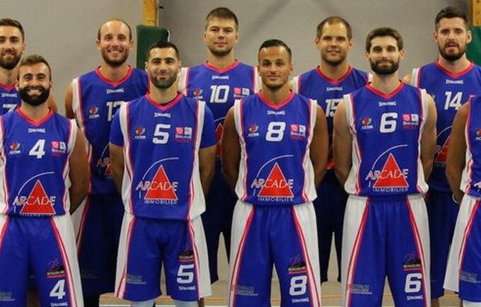 M.Valukonis (15 numeris) pradeda legionieriaus karjerą