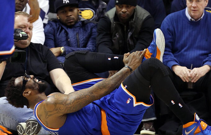 A.Stoudemire'as jau pakeliui į Dalaso klubą (Scanpix nuotr.)