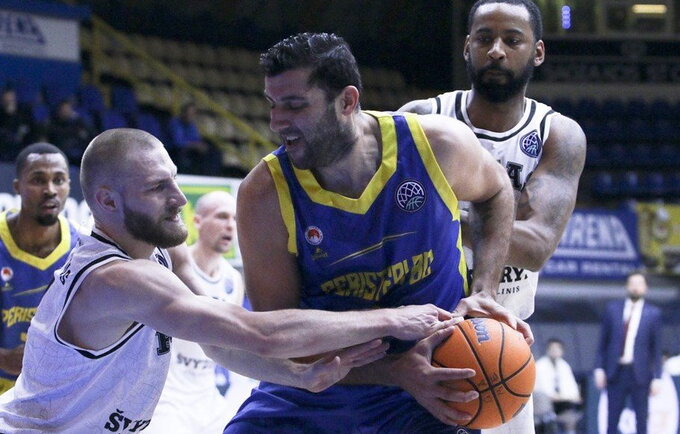 I.Bourousis dar žais krepšinį (FIBA Europe nuotr.)
