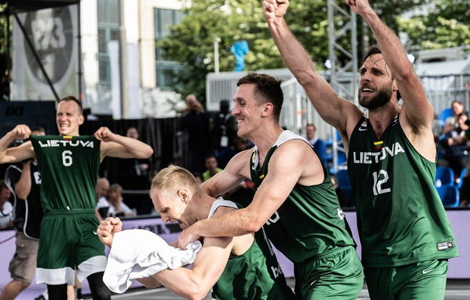Lietuvos trijulių komanda iškovojo antrąją vietą (FIBA nuotr.)