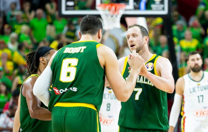 Australai savo žingsniu ragina nukelti olimpiadą (BNS nuotr.)