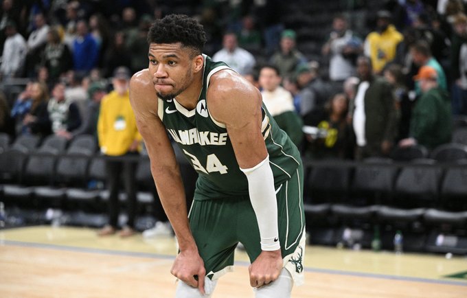 G.Antetokounmpo neskuba pratęsti sutarties su Milvokio ekipa (Scanpix nuotr.)