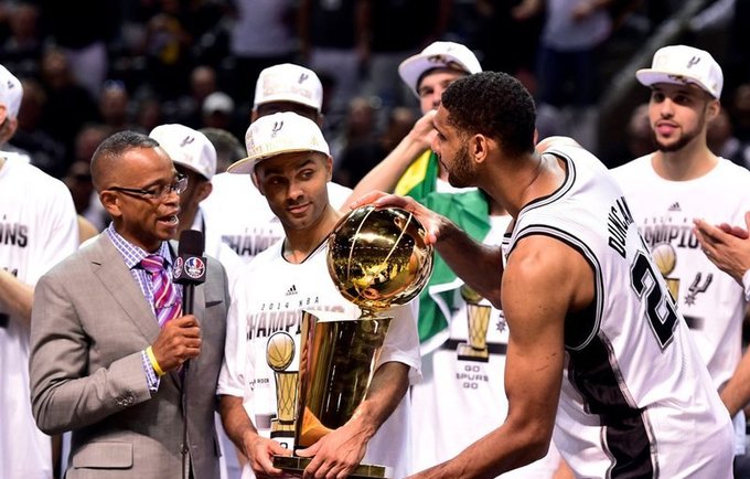 R.Horry mano, kad „Spurs“ ekipa turėtų triumfuoti antrus metus iš eilės (Scanpix nuotr.)