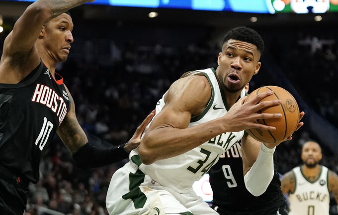 G.Antetokounmpo dominavo baudos aikštelėje (Scanpix nuotr.)