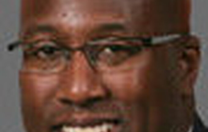 brown mike 09 Krepsinis.net