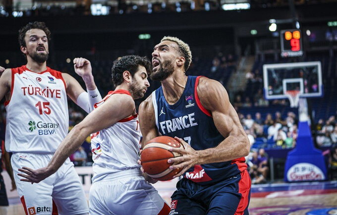 R.Gobertas išplėšė pratęsimą (FIBA nuotr.)